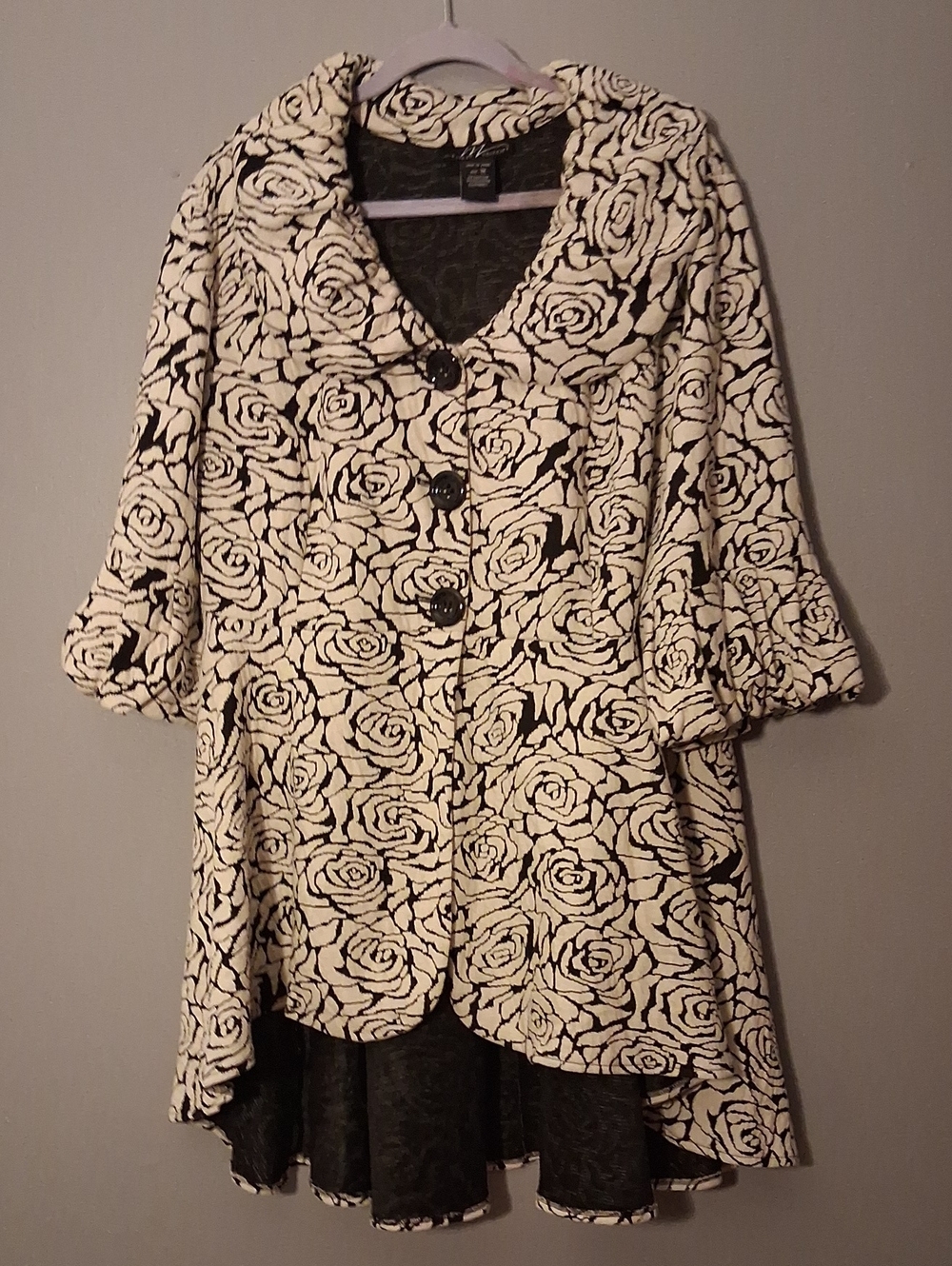 Midnight Velvet Black & Cream Rose-Print Hi-low Jacket. Sz. 1X
